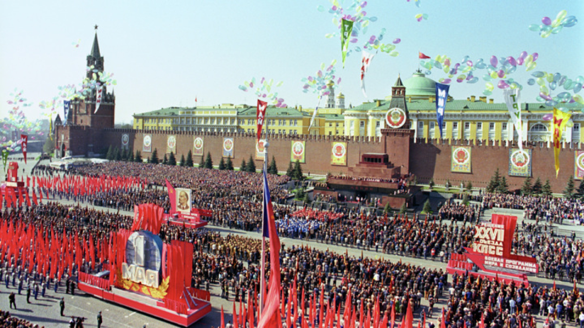1 мая в России ежегодно отмечается День Весны и Труда