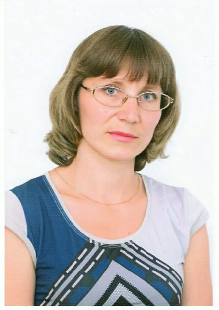 Пушкарева Оксана Юрьевна,  заведующая Солдатской библиотекой–филиалом № 3