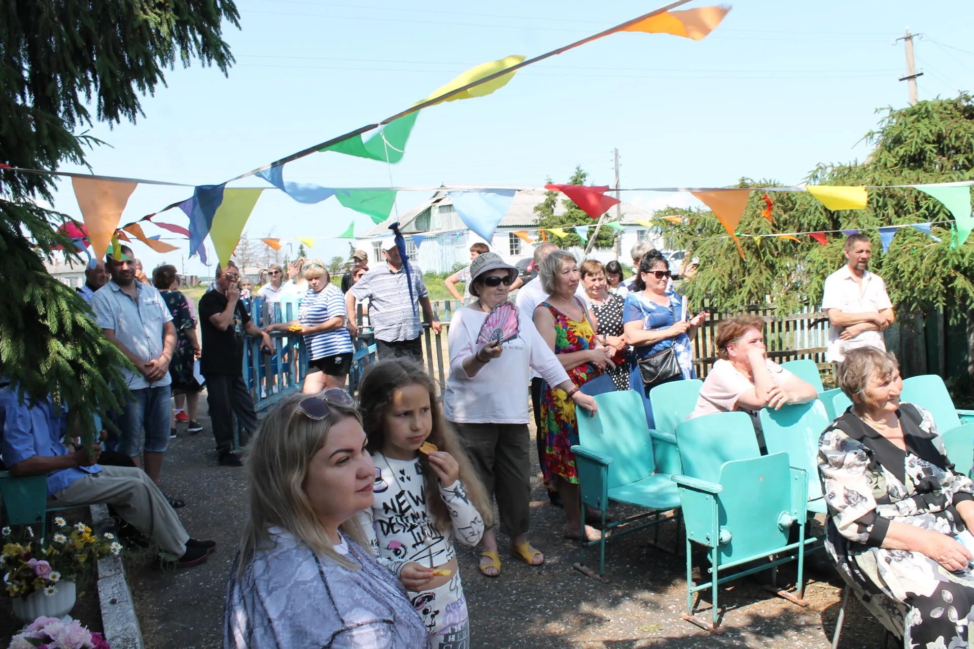 Библиотека в центре событий села