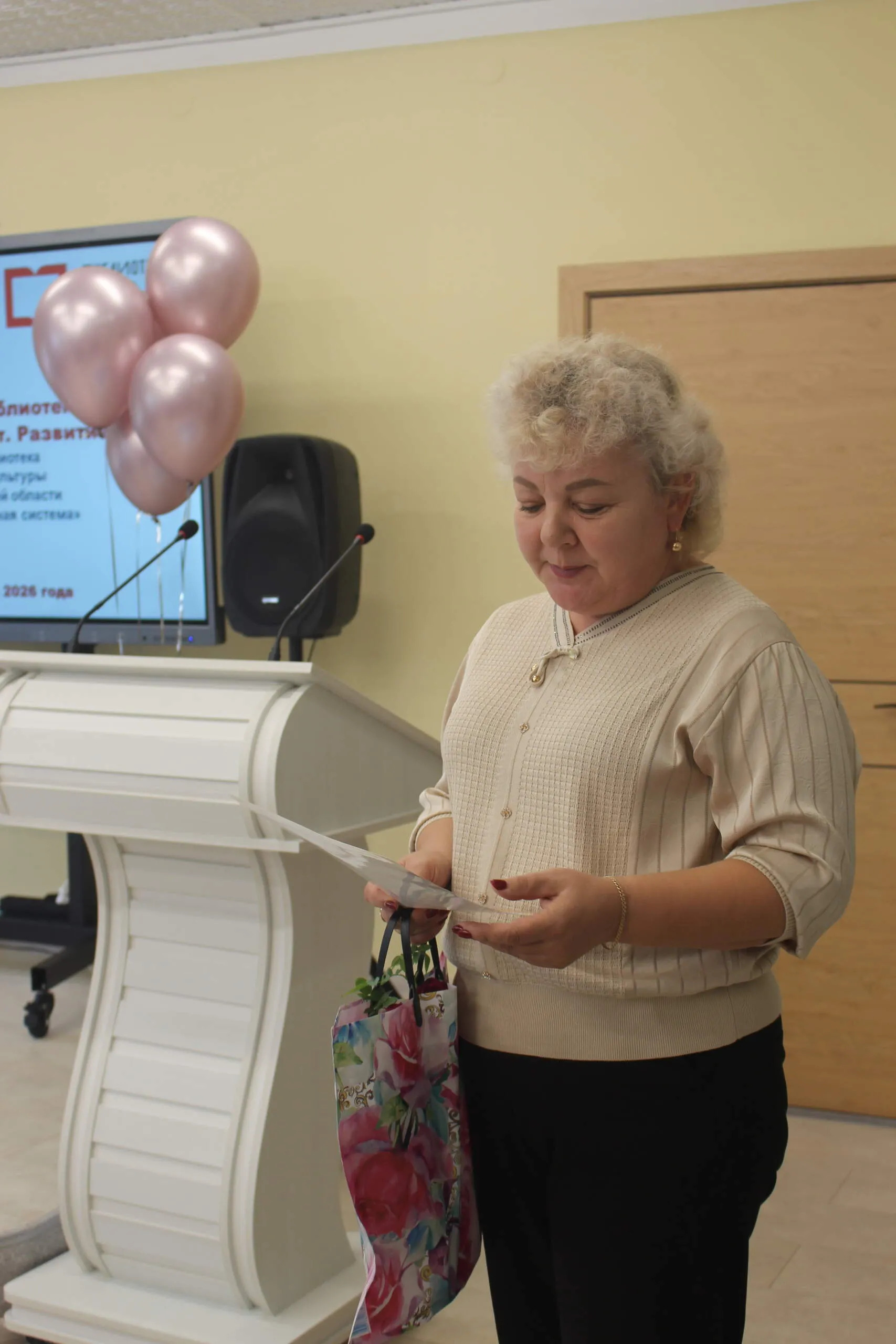 В Тюкалинском районе торжественно открылась модельная библиотека «Мир»