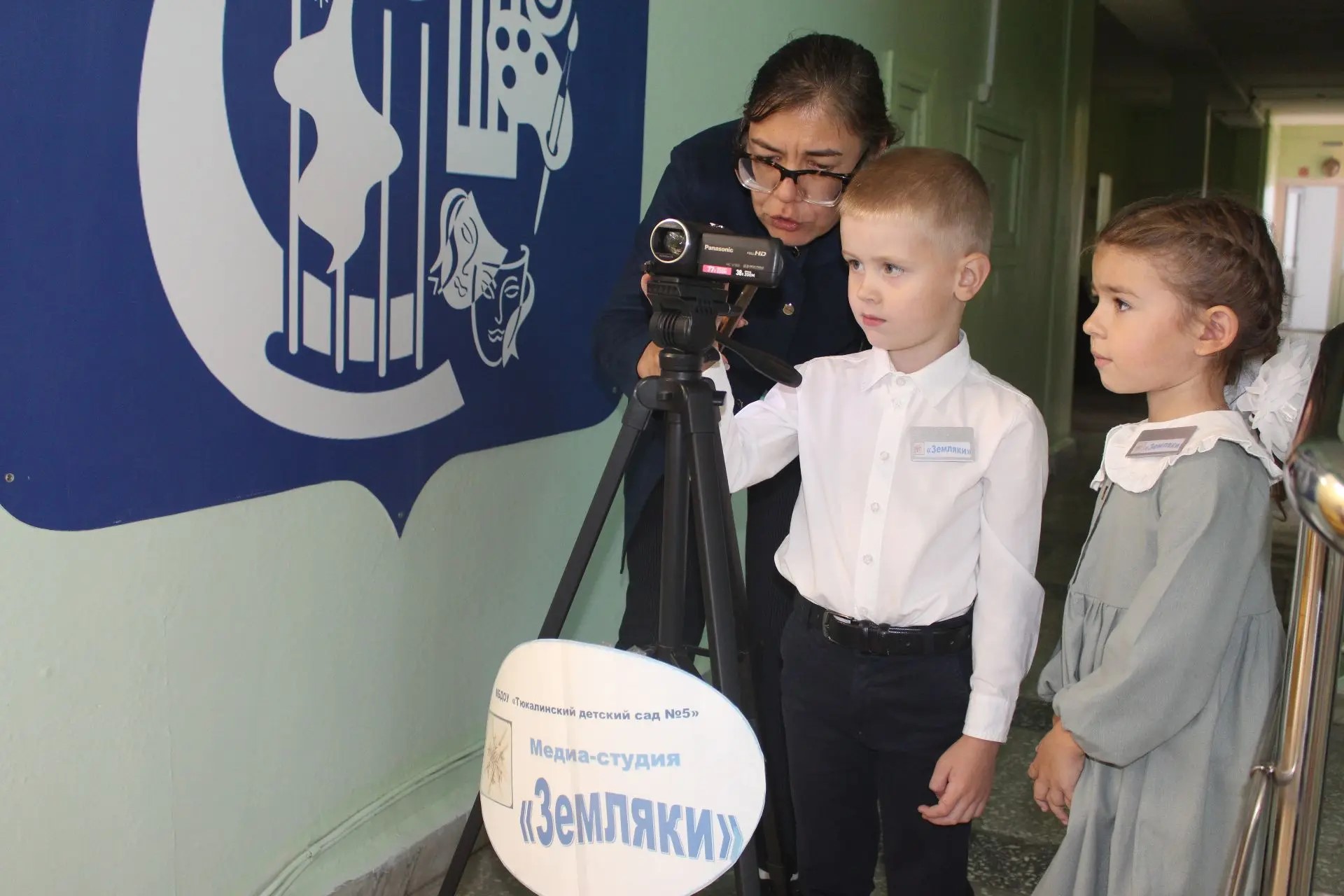 В Тюкалинском районе торжественно открылась модельная библиотека «Мир»